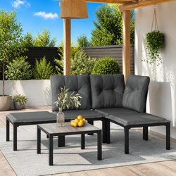 Enhance Your Outdoor Space with This Lounge Set
