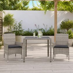 Enhance Your Outdoor Experience with This Dining Set