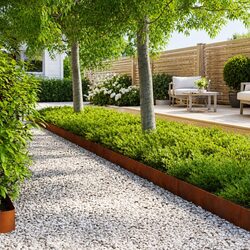 Enhance Your Garden with Rusty Brown Lawn Edging - 50 Pieces