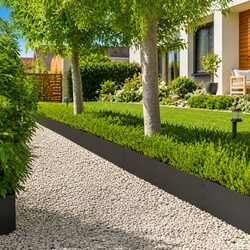 Elegant Black Steel Lawn Edging for Your Garden - 20 Units
