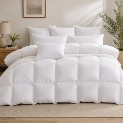 Cozy All-Season Goose Down Feather Quilt for Luxury Sleep