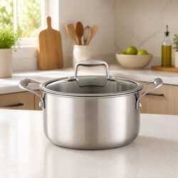 Transform Your Kitchen with This 4.5L Dutch Oven Pot