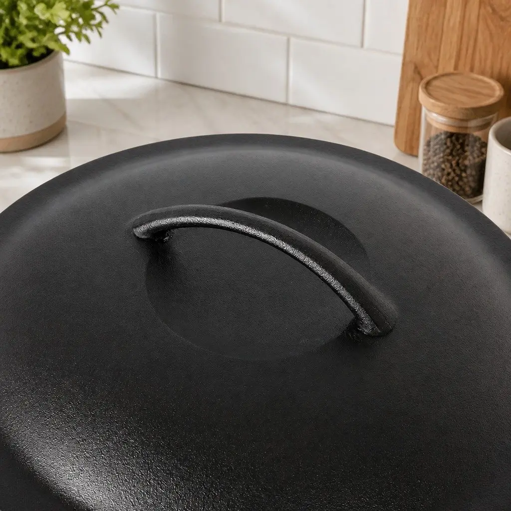 Cast Iron Dutch Oven 6.6L Heavy Duty Casserole Pot for Home and Camp Cooking