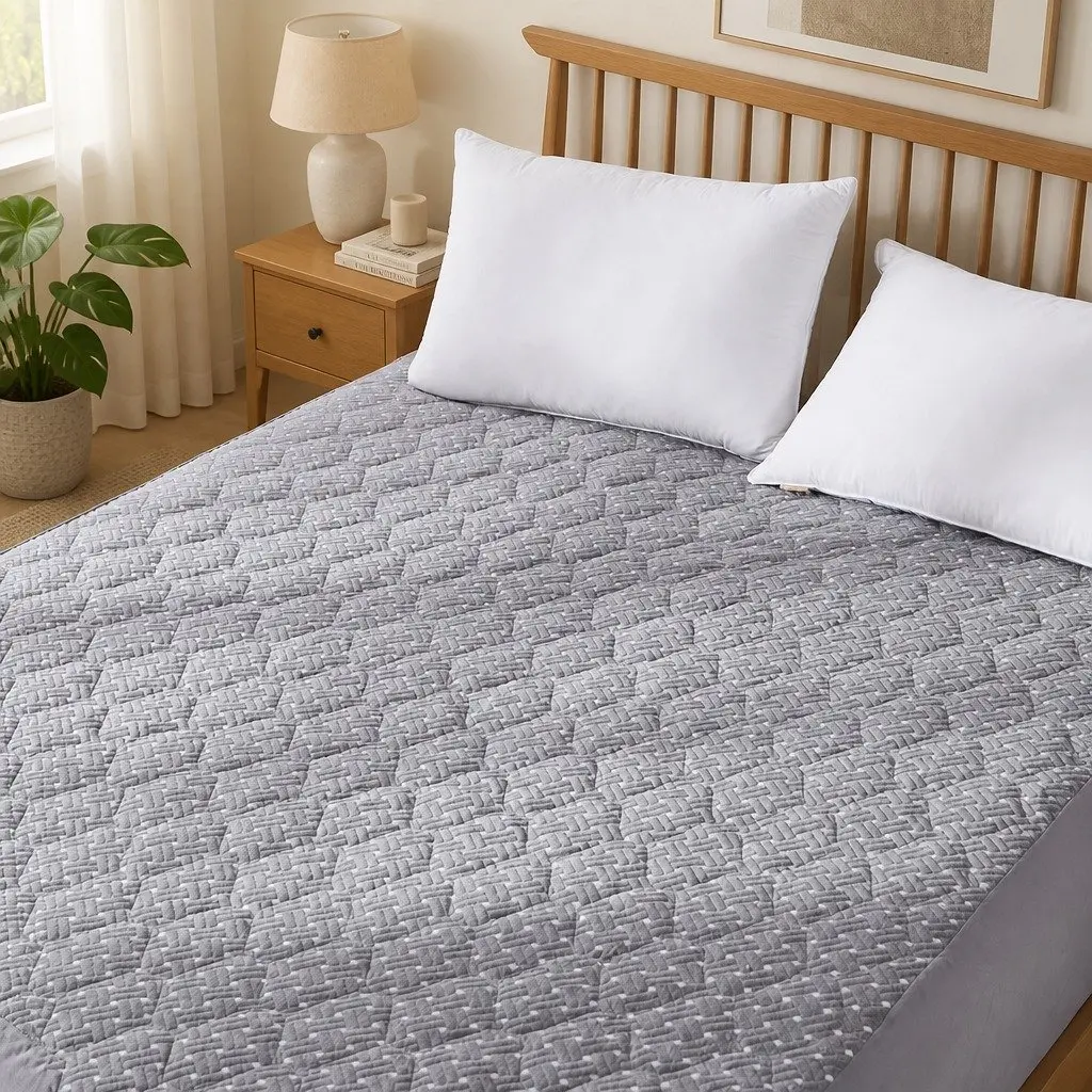 Mattress Protector Queen Fitted Waterproof Bamboo Charcoal Anti-Bacterial Moisture-Wicking